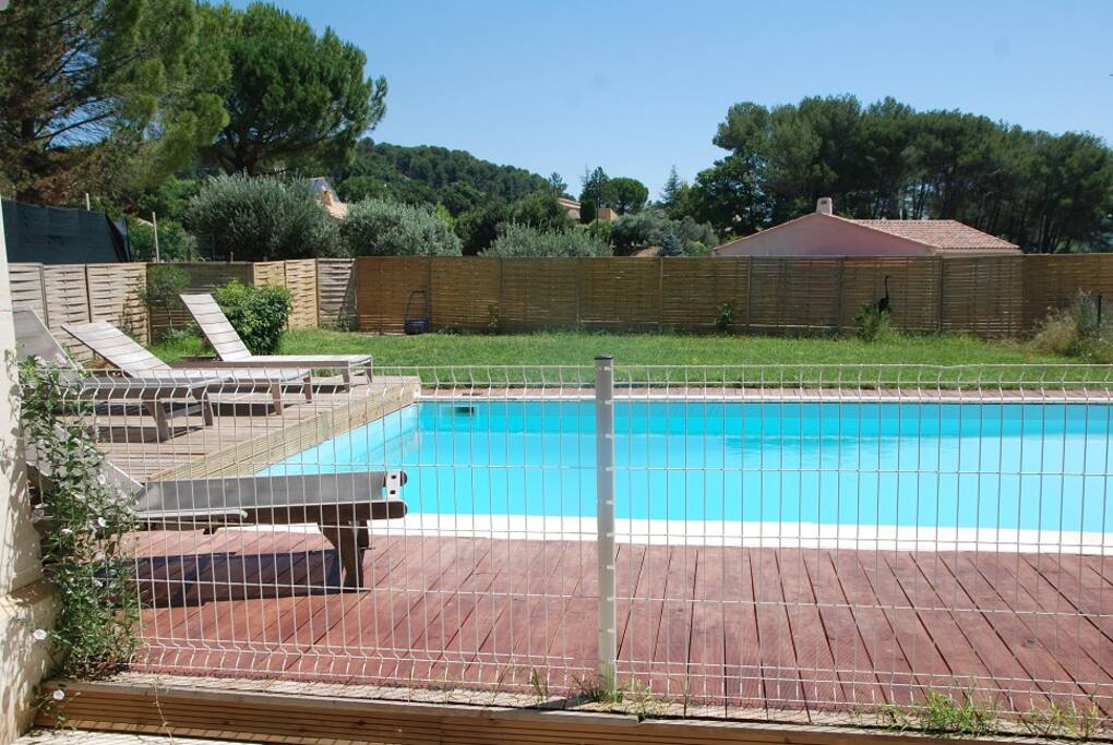 piscine clôturée