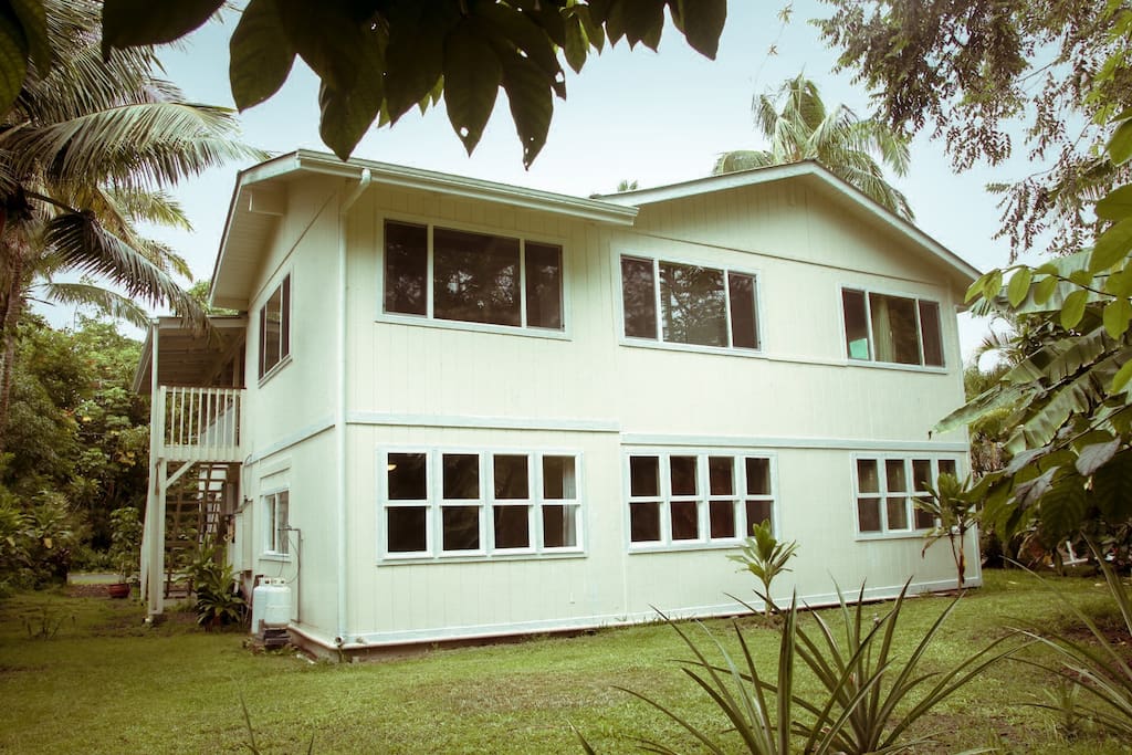 Large beautiful new home just a short walk to the world famous Wai Opea Pools