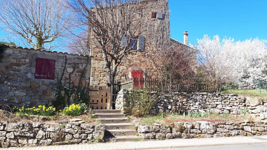 Maison en pierre Ardeche/ deux chambres