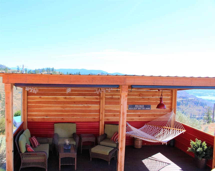 Outdoor pergola