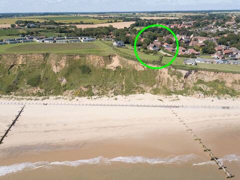 8 bedroom coastal retreat, sea view, beach, hottub
