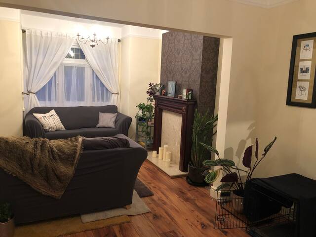 Victorian home close to Burghley and town centre!