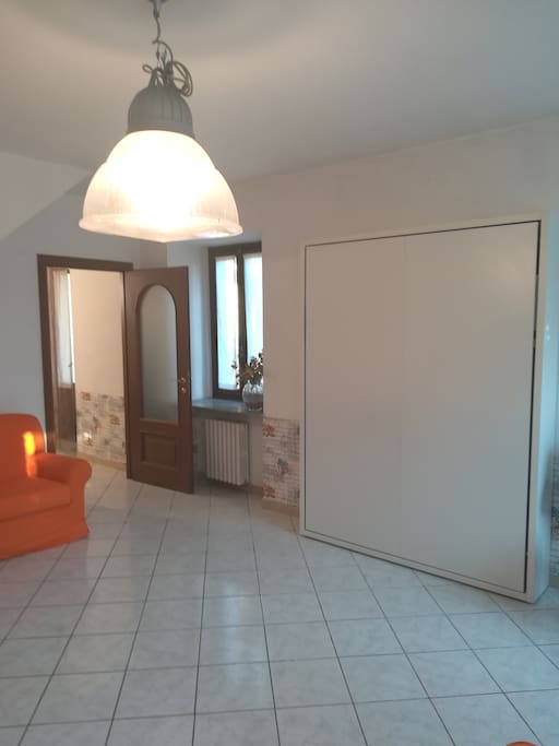 Salotto con letto a scomparsa Clei
