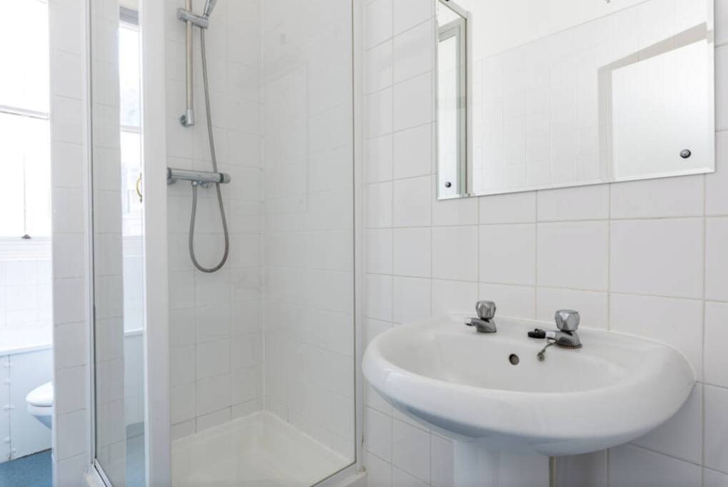 en suite shower room