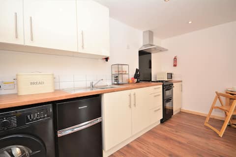 Top performing Airbnb: "The Summer House" A log cabin in North Devon. in Combe Martin
