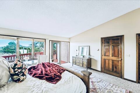 Country home on 40 acres near AFA, Venues, & Lake