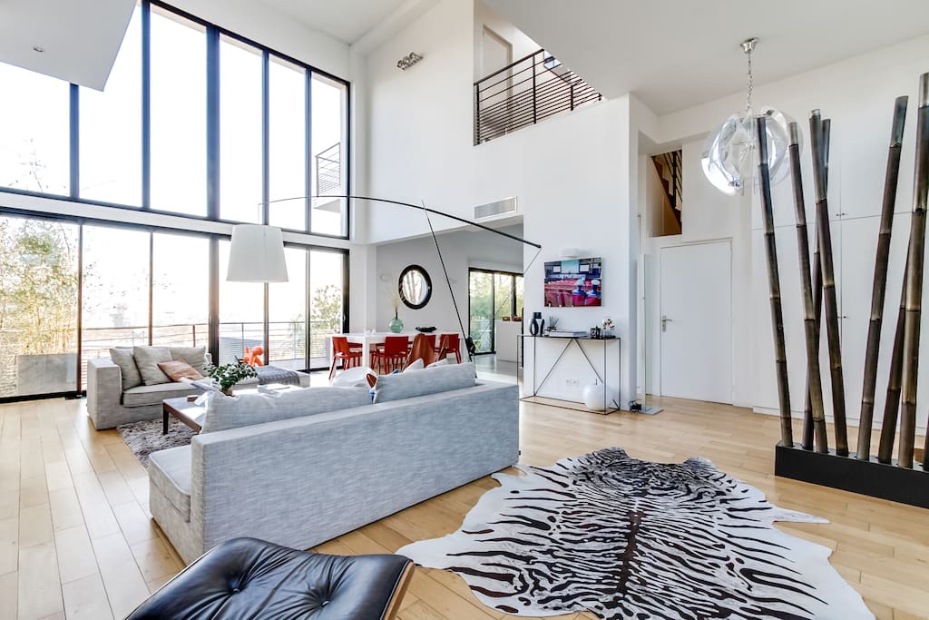 Nicely decorated living room