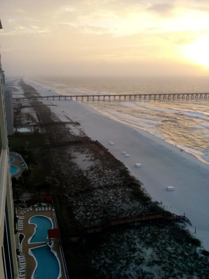 Million Dollar View, Gulf Front Luxurious Retreat - Navarre Beach, FL
