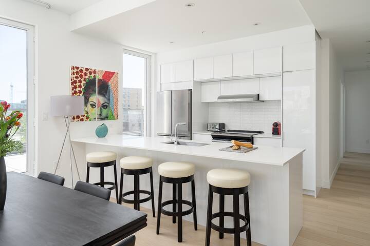 3BR Downtown penthouse, stunning views, terrace gallery image 4