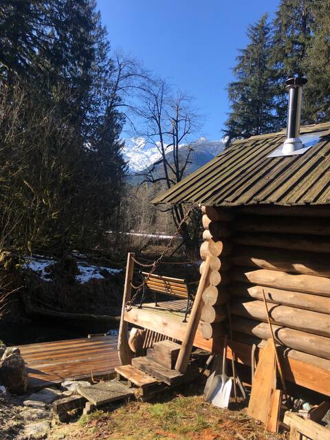 Da Cabane! Squamish Glacier view