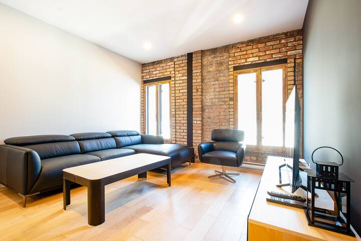SP302 – Lofts St-Pierre – Par Les Lofts Vieux-QC gallery image 3