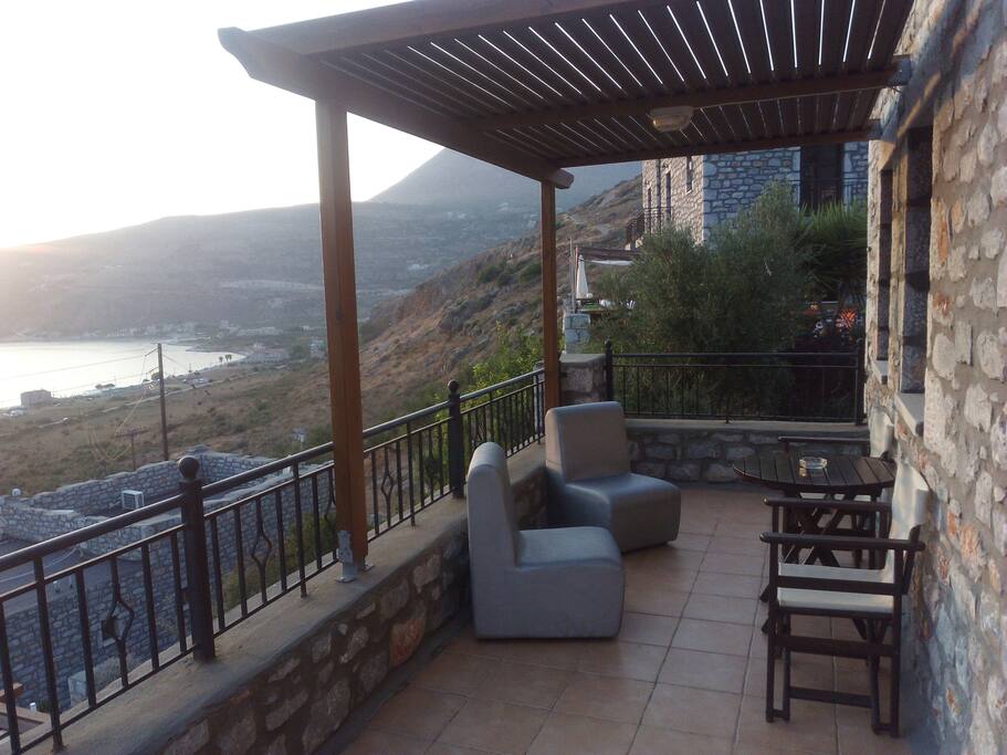 Μπαλκόνι δωματίου -
room balcony