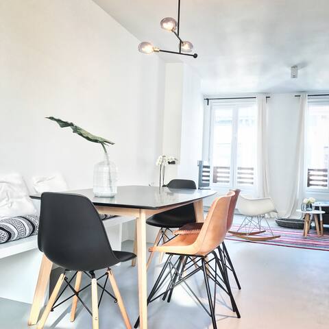 Bright and sunny stylish House! gallery image 4