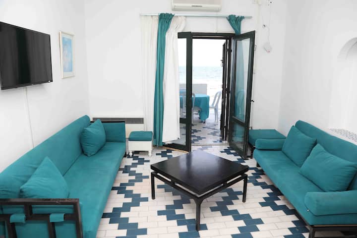 Dhoma e ndenjjes me televizor të ri (2019-Today)