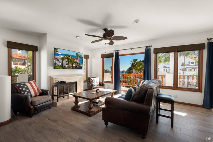 H1338: Spacious townhome villa with golf cart gallery image 2