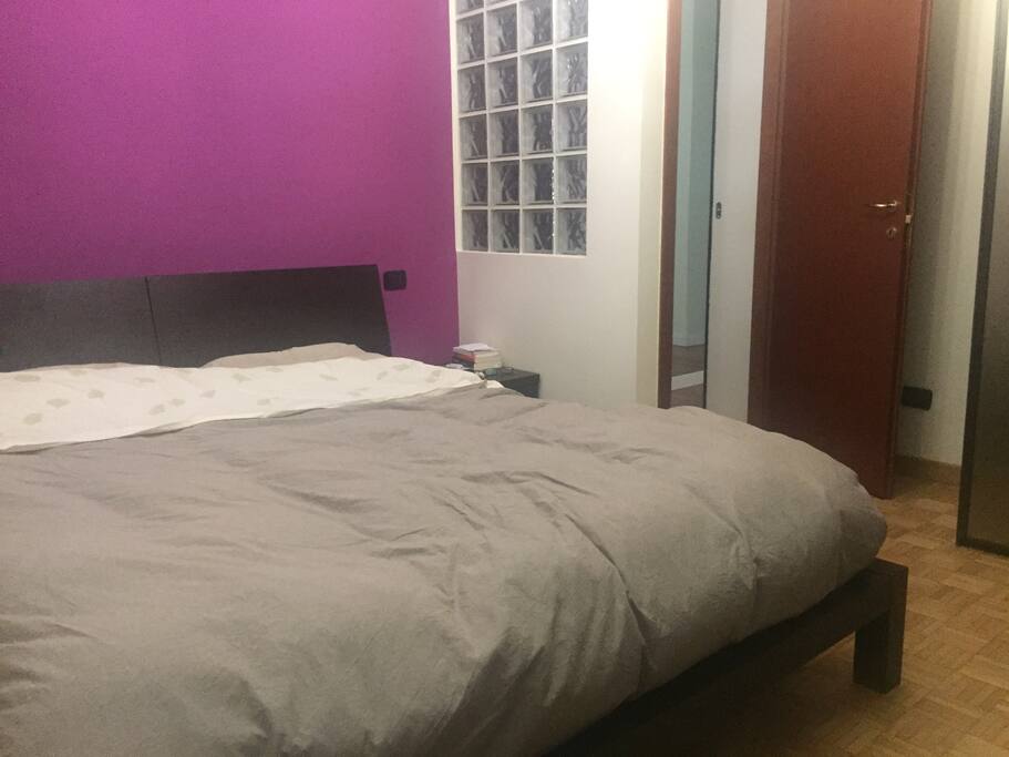 Camera con letto matrimoniale