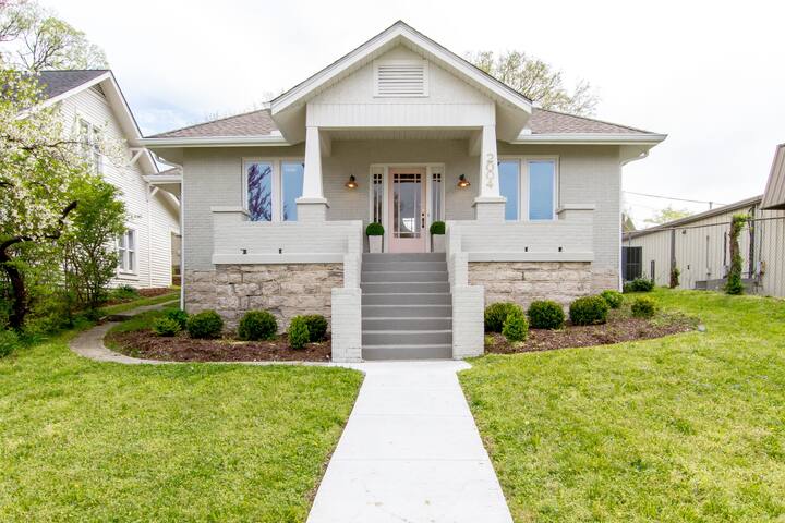 The Pink Door – 8th Ave Beauty – Stunning & Fresh