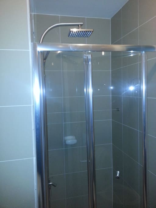 Shower closet