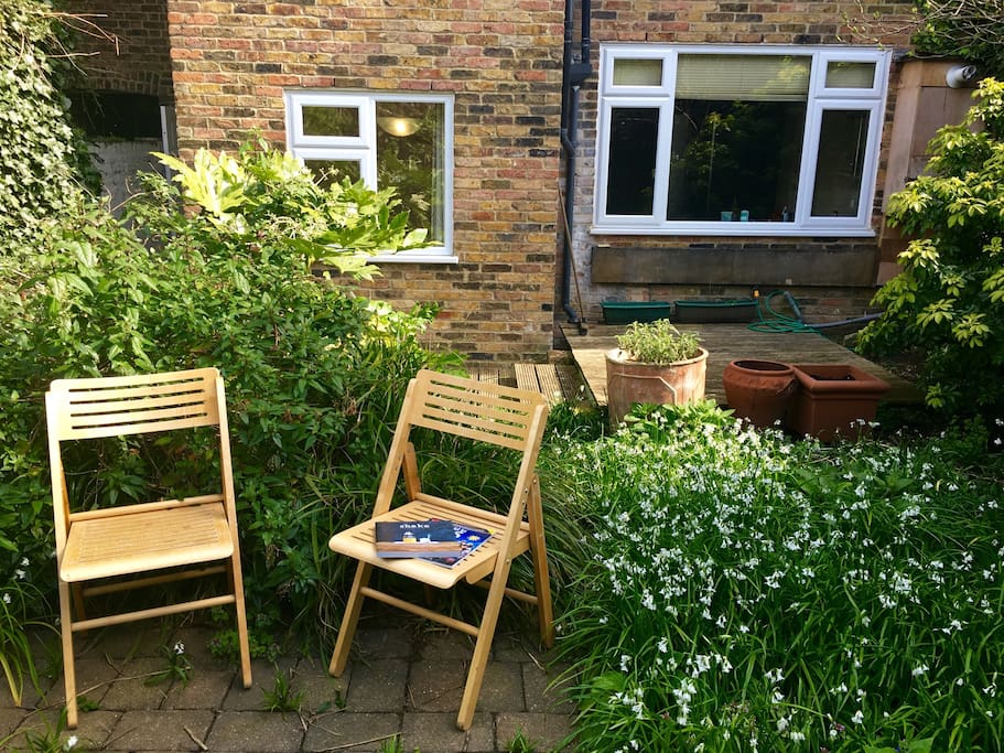 Escape from the business of London in the garden!