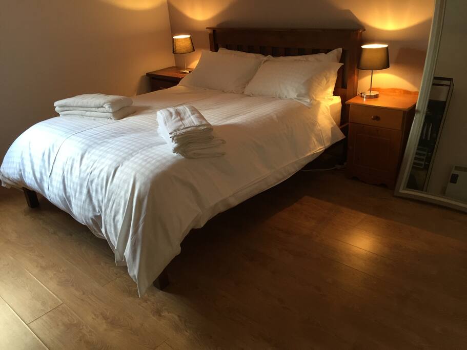 Spacious double bedroom
