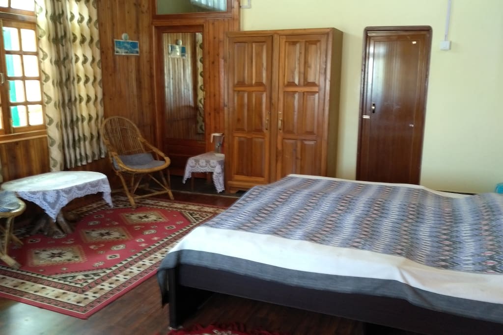 SUPER DELUXE BEDROOM