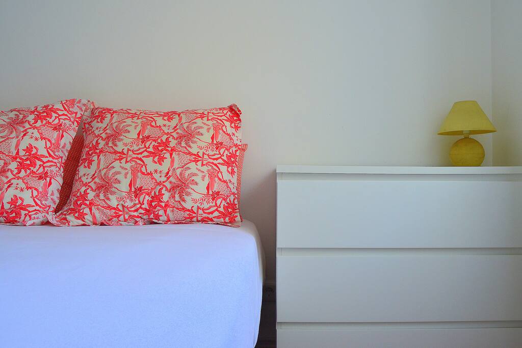 DETAILS
MASTER BED