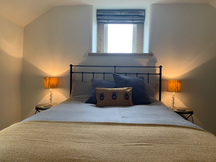 Main bedroom with king size bed