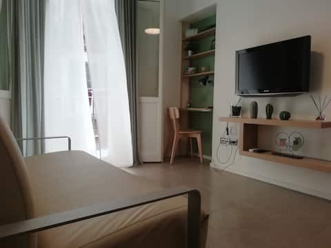 Popular Airbnb listing: Arco Cutò, Holiday Home with balcony in Palermo