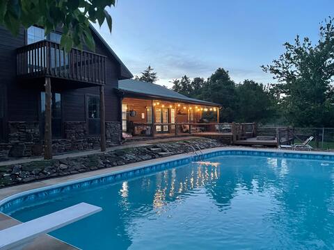 Buffalo River Cabin-privt Pool/Hot Tub/Game Room!