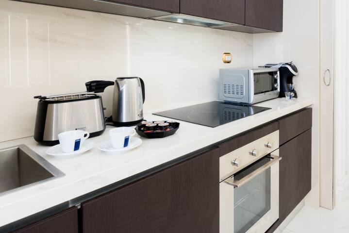 The Luxury Penthouse Apartment at Spanish Steps gallery image 2