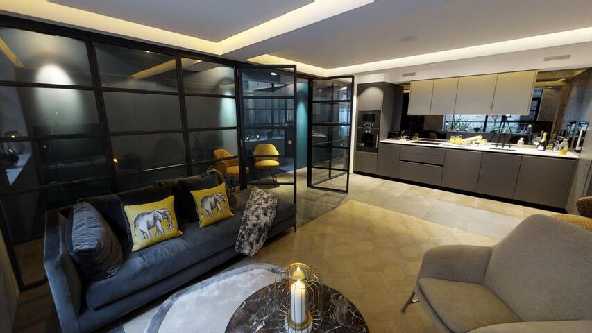Modern and Gorgeous 2 Bedroom and 2 Bathroom in Soho