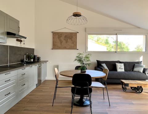 50 m2 cottage with garden, dog welcome, 15 min to beach