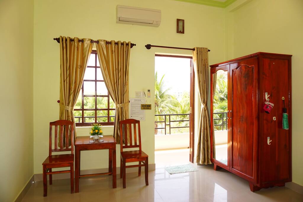 Air-conditioner, Seating area, Wardroad