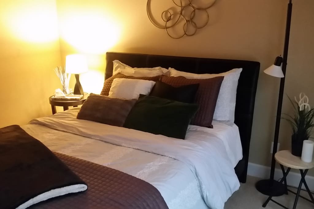 Cozy, comfy queen sized bed.