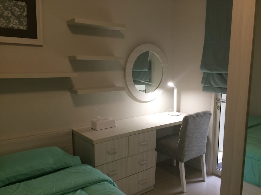 Master Room, working desk