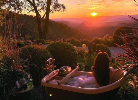 kookawood 
Views, firepit, outdoor bath