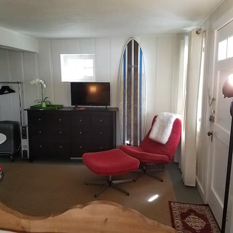Popular Airbnb listing: Hollywood Hideaway in the heart of LA in Hollywood Hills