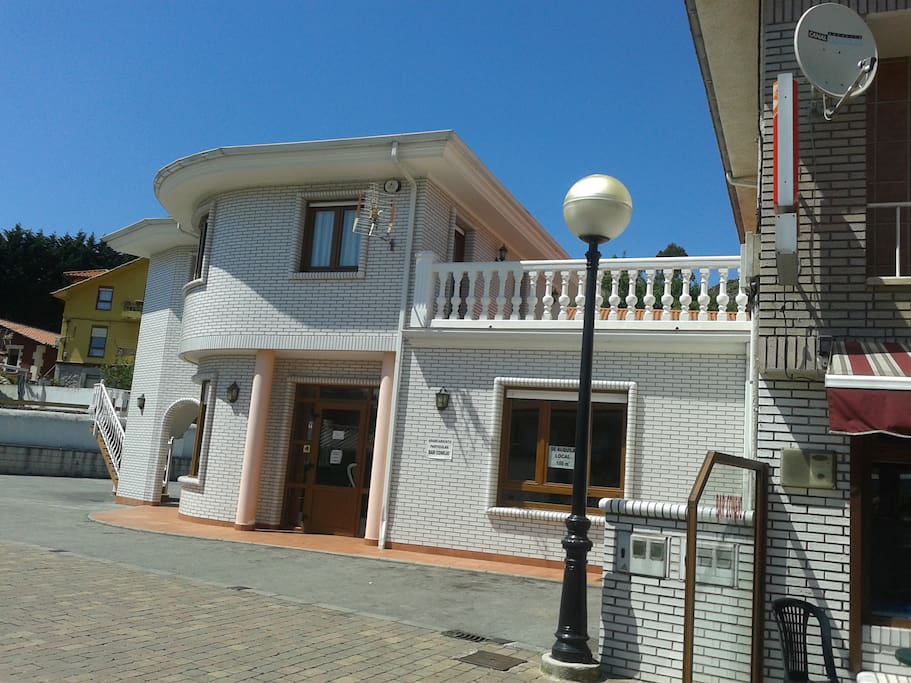 CHALET NUEVO CERCA DEL PARQUE DE CABARCENO Y AEROPUERTO DE SANTANDER