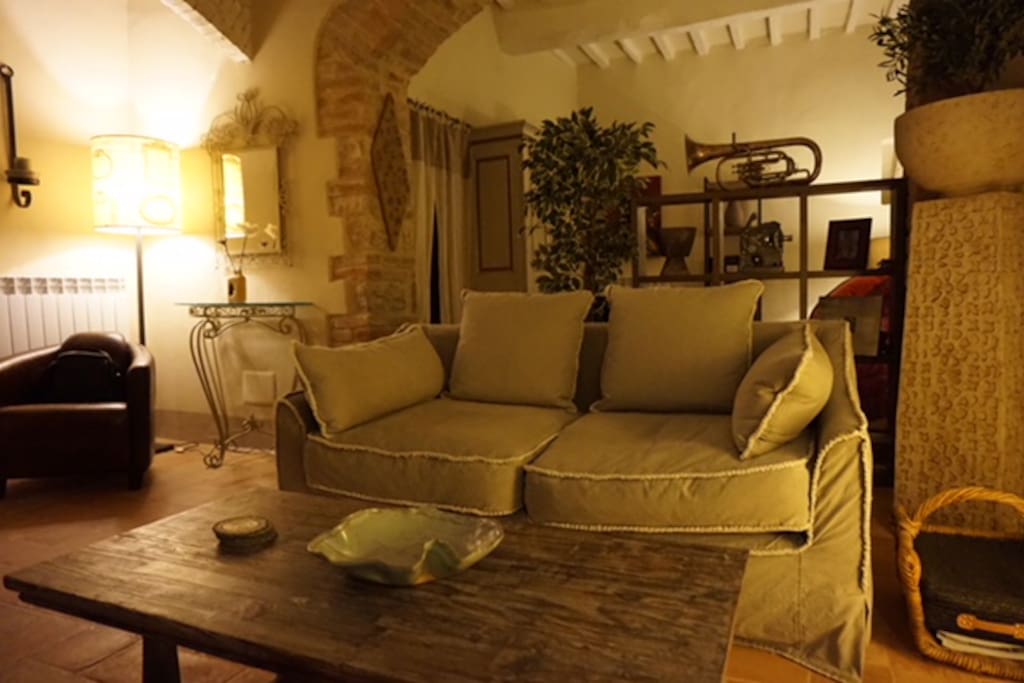 Comfortable lounge / couch