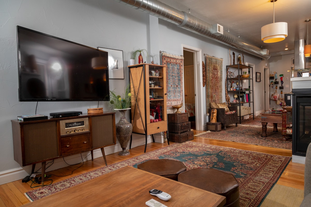 Popular Airbnb listing: Urban Oasis | Charm Meets Urban Farm in Baker
