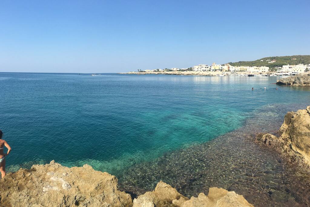 A soli 600 mt dalla villa, percorrendo una scalinata
