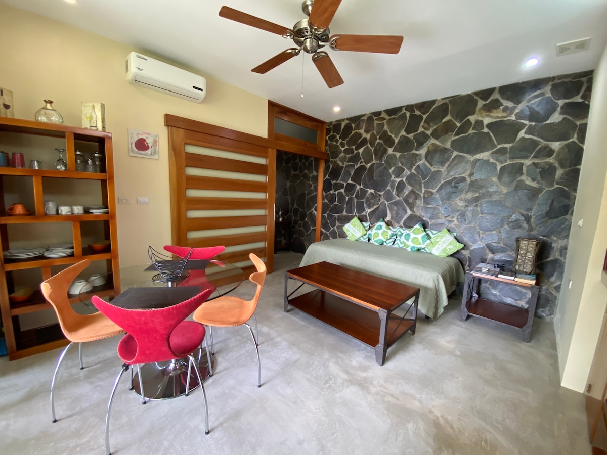 Casa Libertinn "Casa Mono" 2 people in the jungle - Houses for Rent in Quepos, Provincia de Puntarenas, Costa Rica