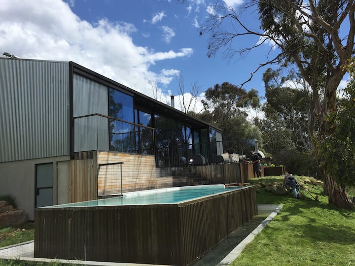 GETO Holiday home with a pool on the river Houses for Rent in