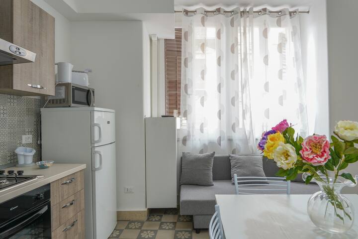 Cucina arredata e corredata