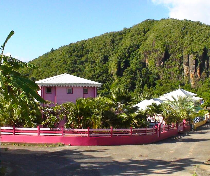 Vue de la maison à l'arrivée