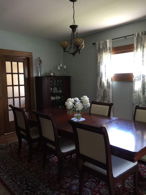 Our elegant dining room seats more than 6 guests comfortably