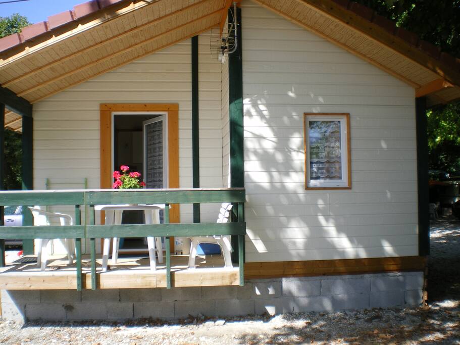 Entrée et terrasse