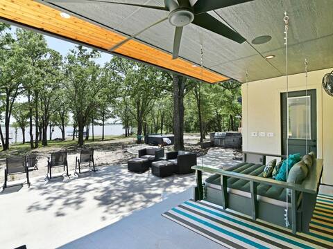 Luxury Waterfront! Hot Tub 3rd nt. free Jan-Feb!