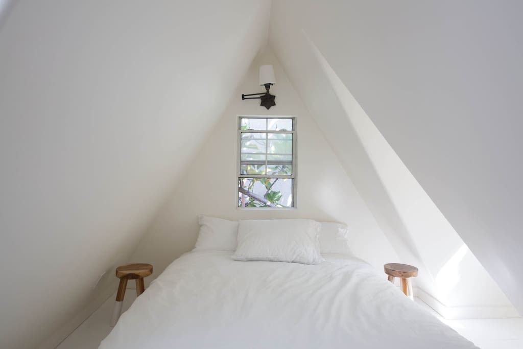 2level bedroom - Queen Bed