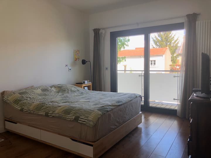 habitación principal (cama de 160) con baño